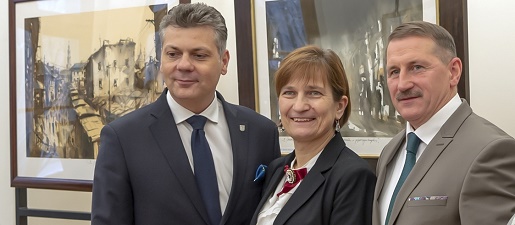 Prezydent Mariusz Wołosz, senator Halina Bieda, mer Taras Kuczma